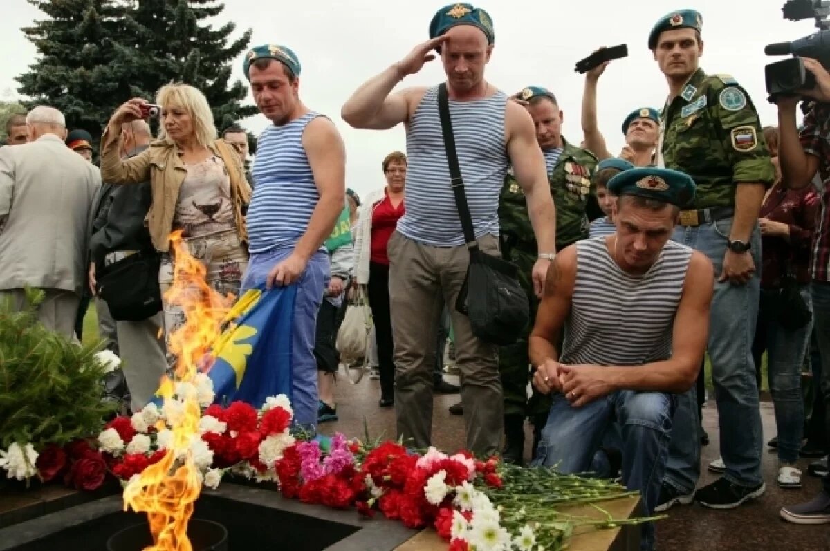    Осквернение Вечного огня на Марсовом поле: дело передано в суд