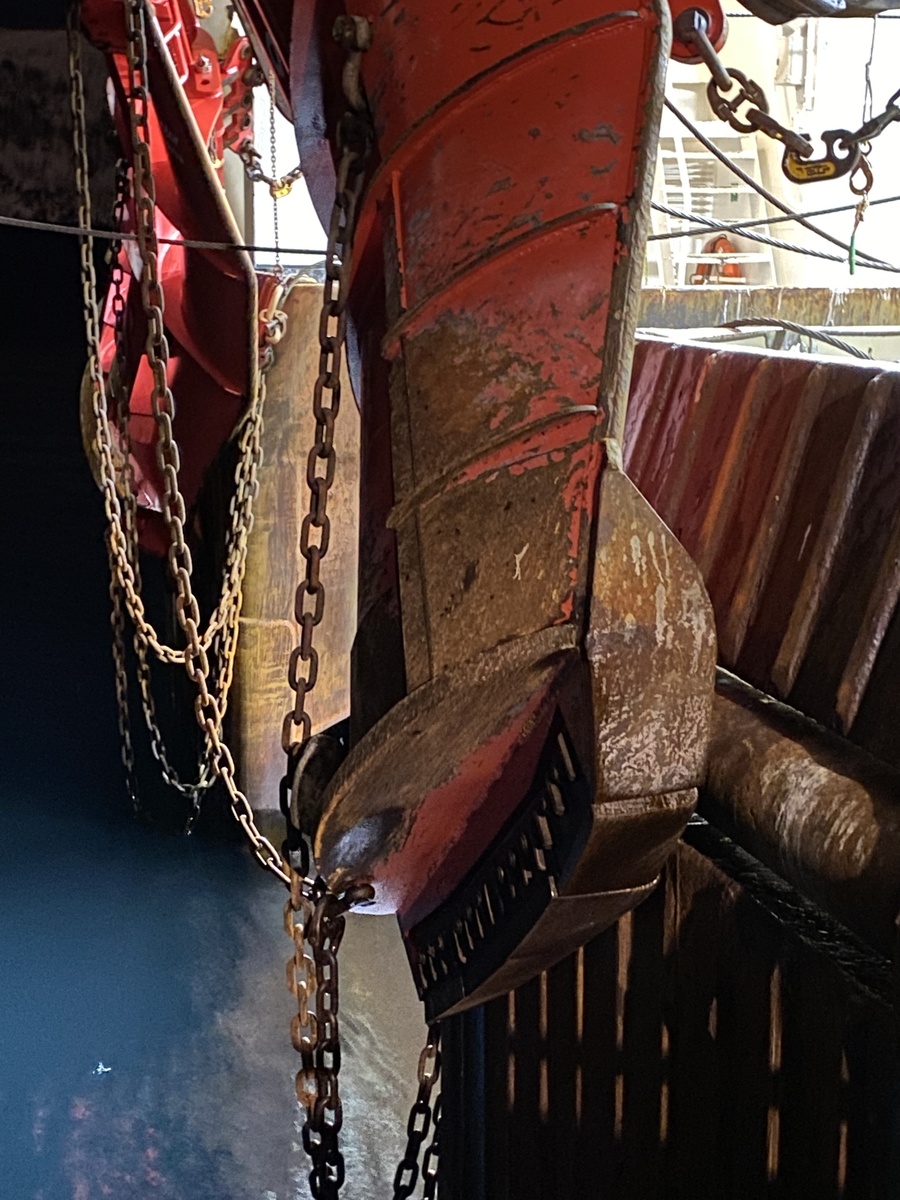 Тралы "Мелькарт-5" в Ботсфьорде в январе 2022 года. На них нет признаков деформации. Фото: Норвежская полиция.