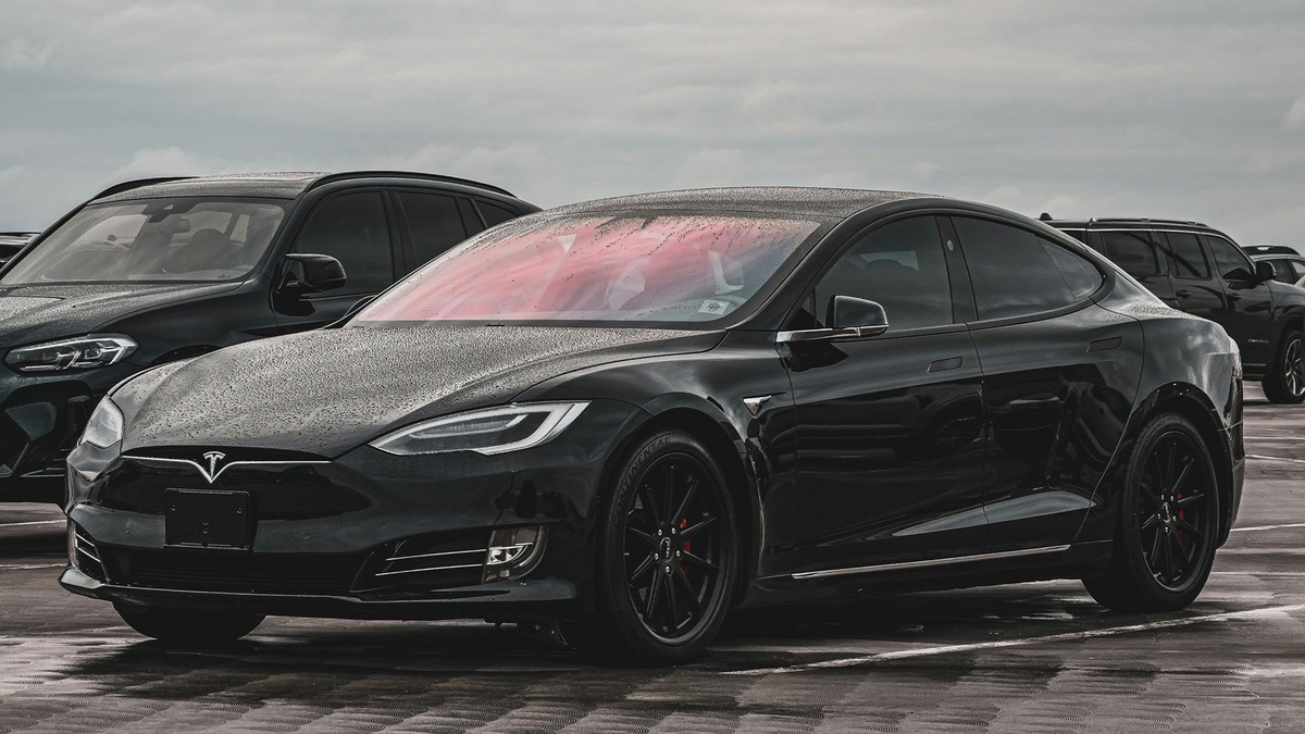    Электромобиль Tesla Model S