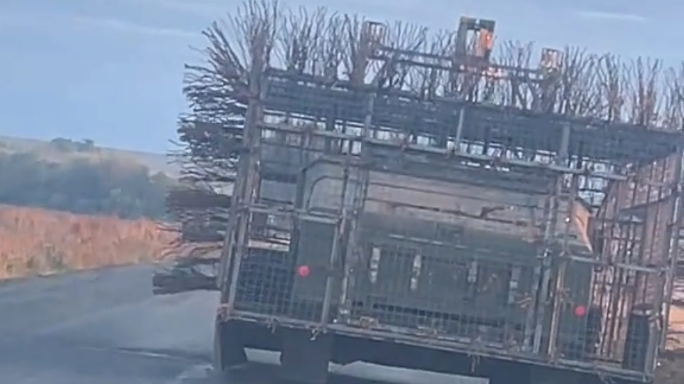 Бронетехника Украины оснащается защитой «Еж». Фото Лампа знаний