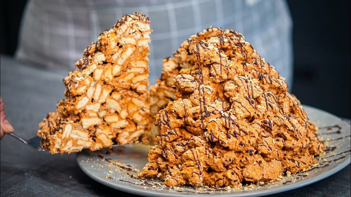 🍪 Десерт «Муравейник» без печенья «Юбилейное»: как его делали в 90-е — из «Зоологического» и сгущёнки. И почему он хрустит 3 дня!