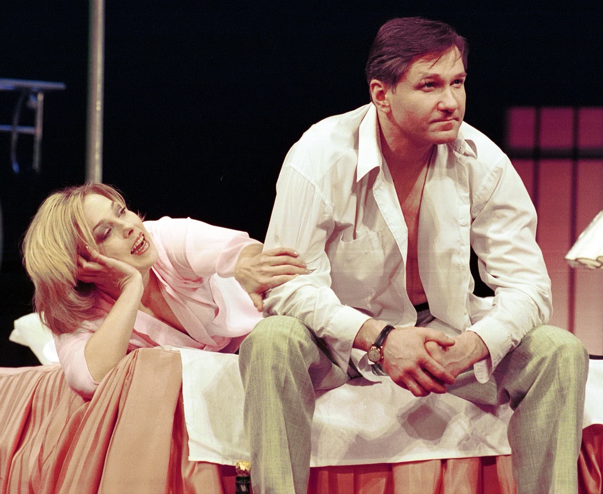 Анна Легчилова и Игорь Бочкин, кадр из спектакля «Путники в ночи»