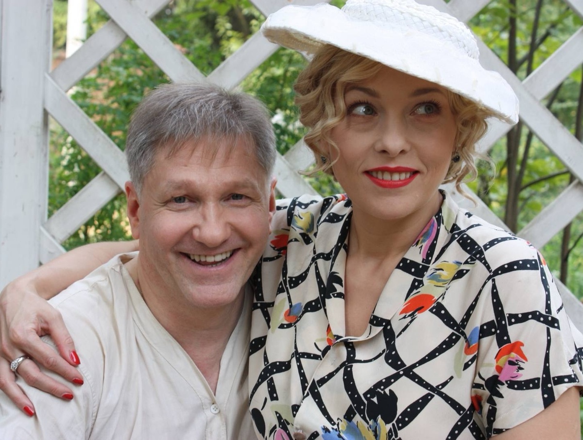 Анна Легчилова и Игорь Бочкин, кадр со съёмок сериала «Голубка»