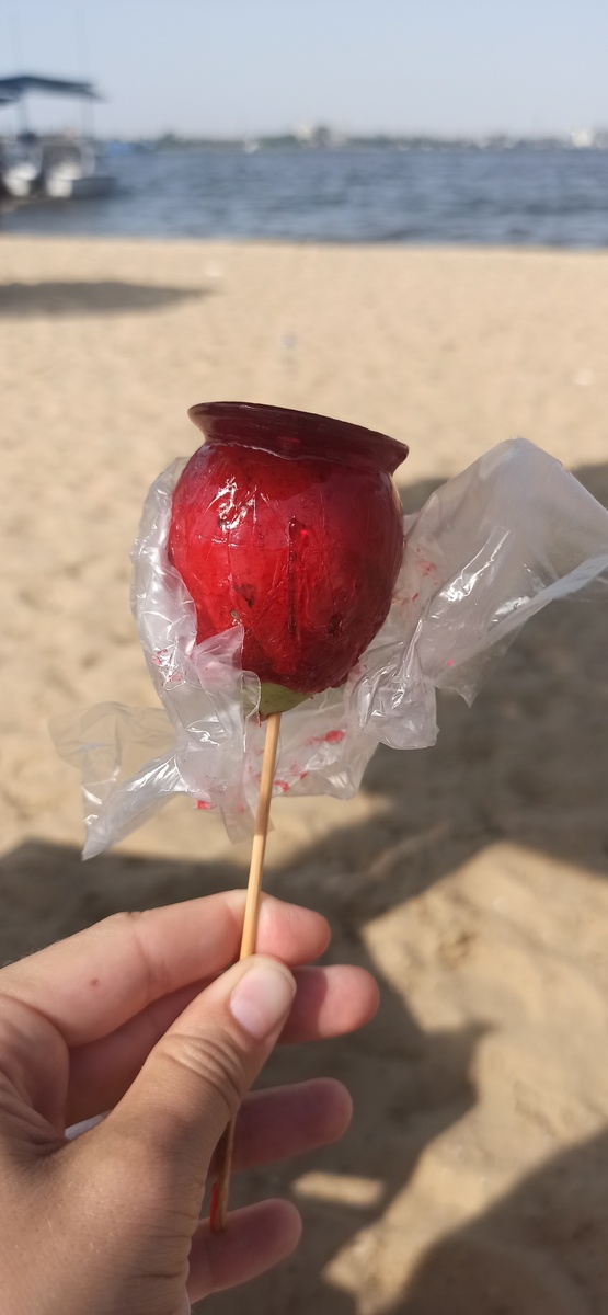 Груша в сахарной глазури. Пляжная еда