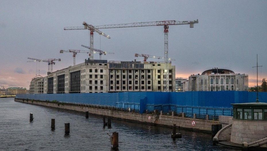 Автор фото: Михаил Тихонов / "ДП". Строительство комплекса зданий для Судебного квартала на Тучковом буяне для переезда Верховного суда в Петербург.