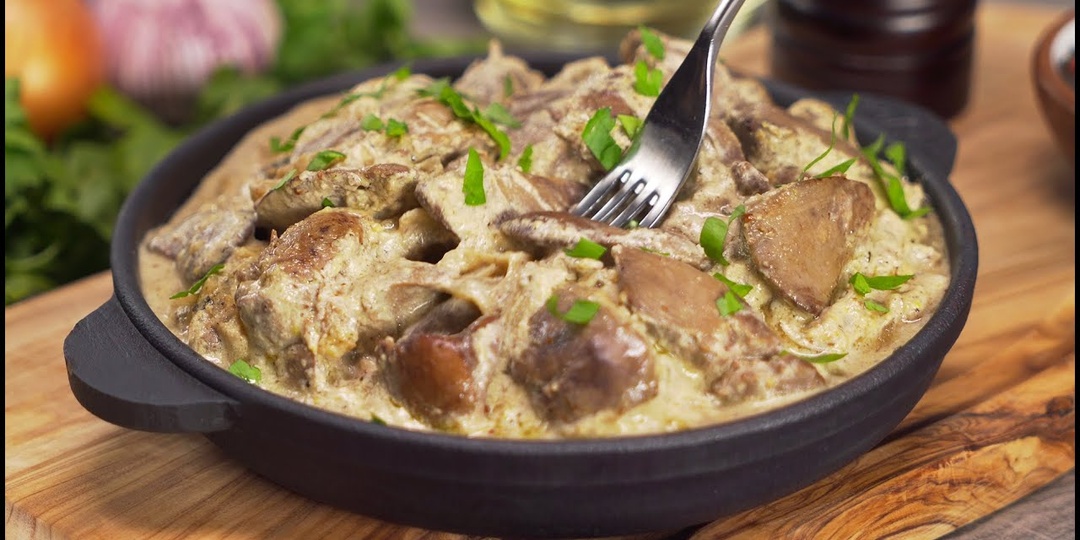 Жареная куриная печень с луком в сметане: кулинарный шедевр на вашем столе