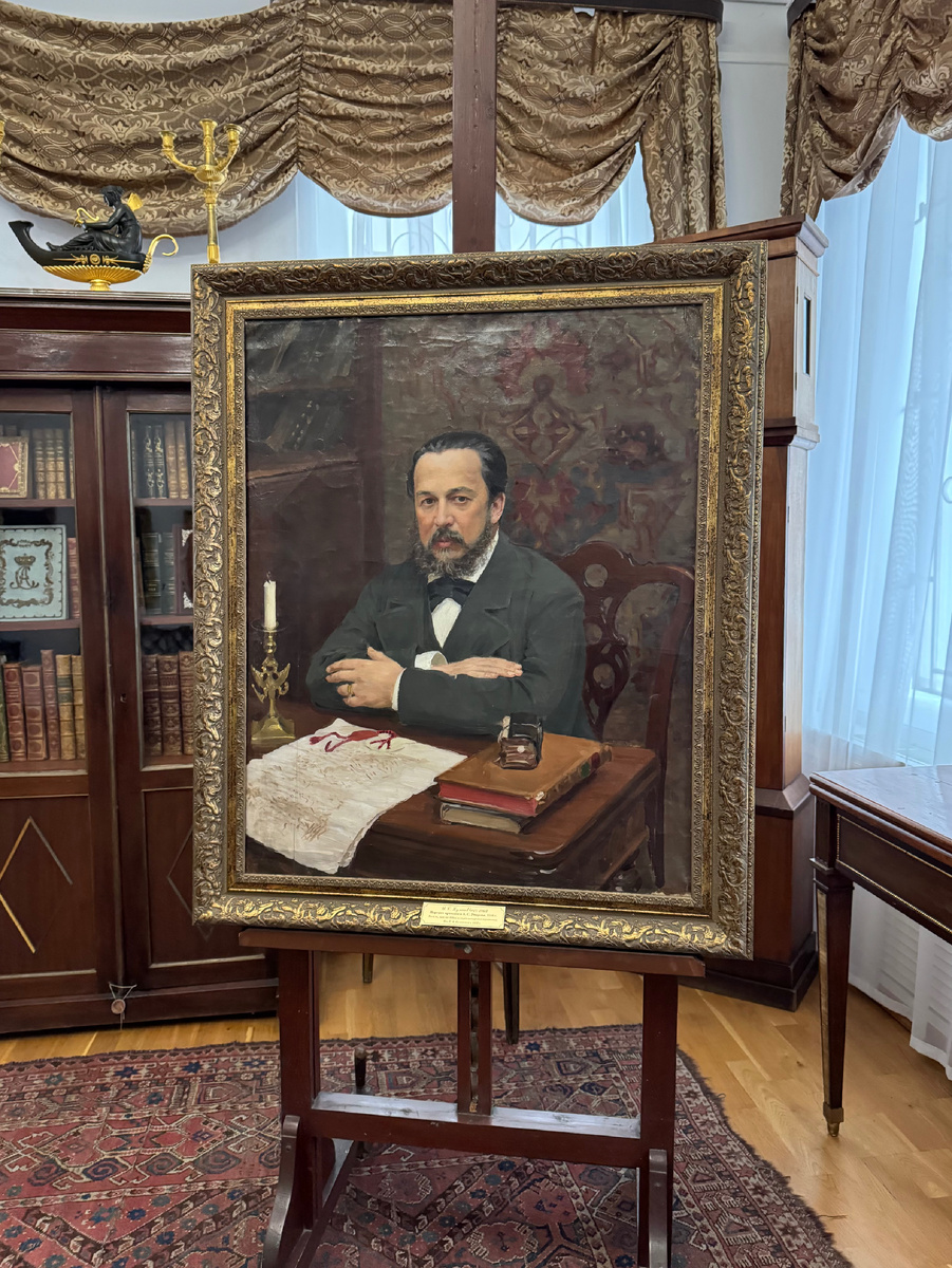 Портрет Уварова А.С. Экспозиция музея. Фото автора статьи. 