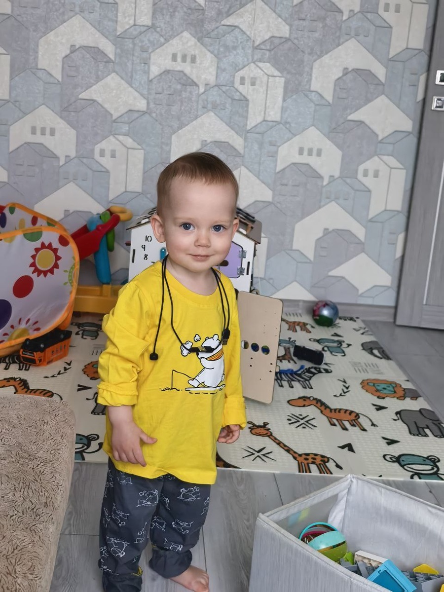 День, когда история началась. Этот желтый костюм будет на протяжении всей истории. Тут мы ещё ничего не поняли.