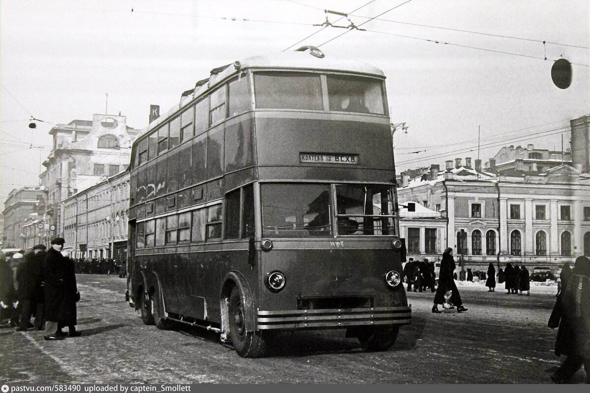 1939 г.. г. Москва, Пушкинская пл., троллейбус ЯТБ-3, маршрут № 12, источник: https://pastvu.com/p/583490