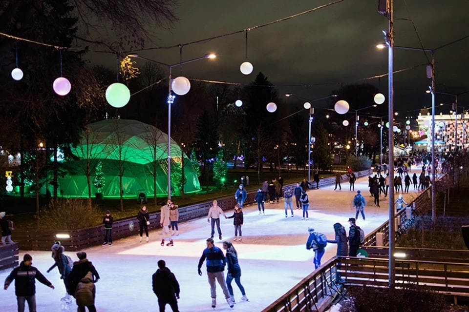    Тренер Брабечан посоветовал надевать на каток легкую куртку и теплые перчатки Михаил ФРОЛОВ