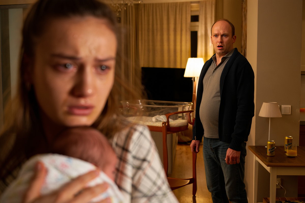 — Ты критикуешь мой вес после родов? А я критикую твою лысину и пивной живот. Как тебе? — парировала она.