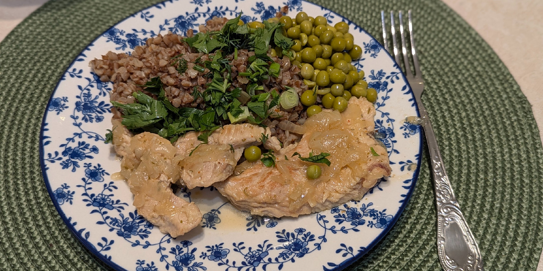 День обычной мамы: Вайлдберриз, кот и рецепт сочного ужина