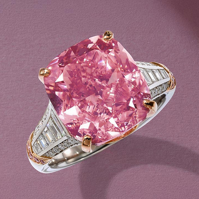 Кольцо с бриллиантом The Glowing Rose, снятым с продажи до начала торгов (2 фото)