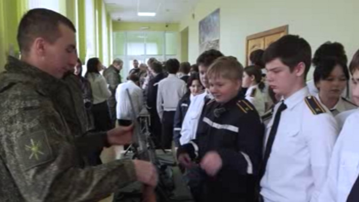    Бойцы группировки «Север» провели в курских школах «Урок мужества»