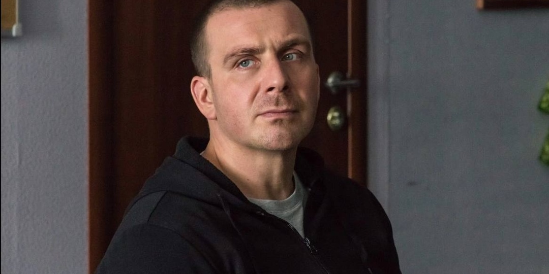 «Не мужское это дело». Как Антон Васильев пошел против всех, чтобы стать актером