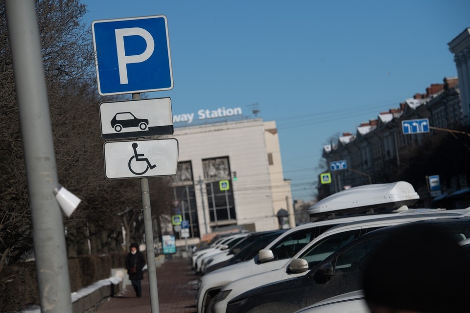    Количество транзакций за парковку в центре Петербурга упало от 20 до 30 процентов. Алексей БУЛАТОВ