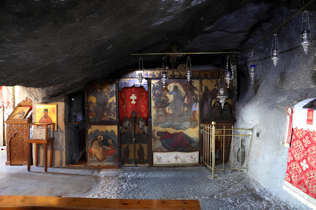 Внутренний вид пещеры Апокалипсиса. Фото Францеско Бини, Bикипeдия.