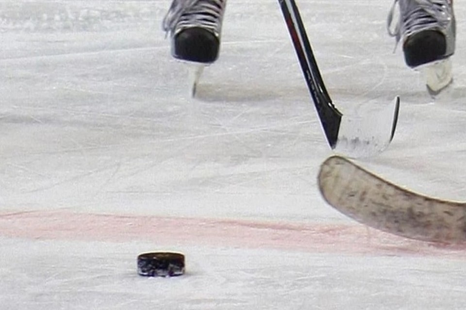    Первый матч на льду обновленного Дворца спорта донская команда проведет с ХК «Нефтяник». Нигина БЕРОЕВА