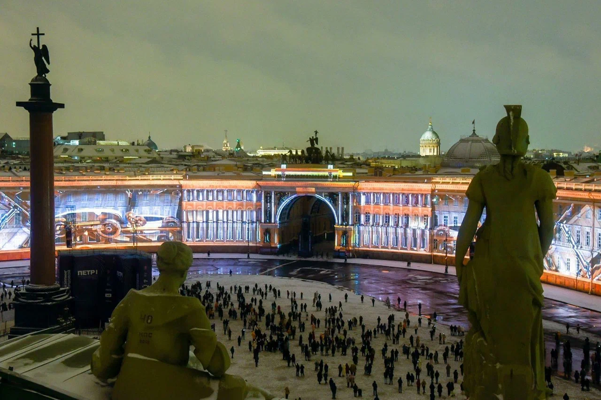 Световое шоу на Дворцовой площади в САнкт-Петербурге, источник фото: https://www.hermitagemuseum.org/what-s-on/hd_25?lng=ru