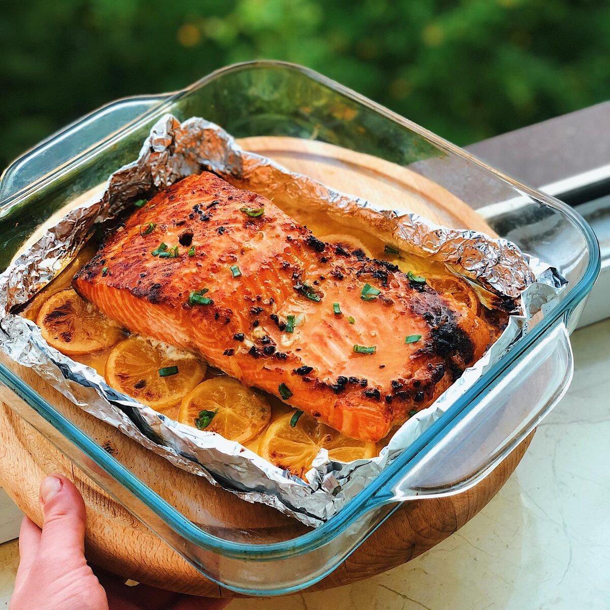 Рыбка, запечённая в душистом маринаде из мёда, чеснока и лимона 🐟🍋