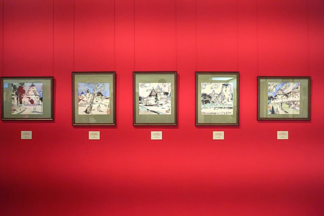 Акварельная живопись Хуана Хуачжао представлена на выставке в Псковском музее
Фото: пресс-служба Псковского музея-заповедника