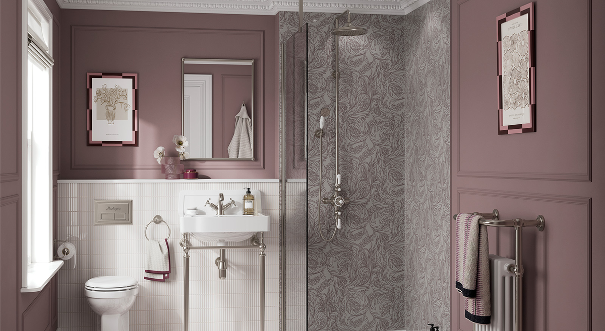 Традиционный дизайн ванной комнаты со стеновыми панелями 