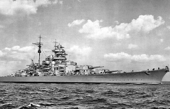 Именно экипаж Каталины обнаружил сбежавший линкор Бисмарк.