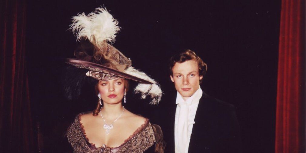 Кадр из фильма "Поездка в Висбаден" (по роману "Вешние воды"). В роли Санина - Александр Жигунов, Марию Полозову играет великолепная Наталья Лапина.