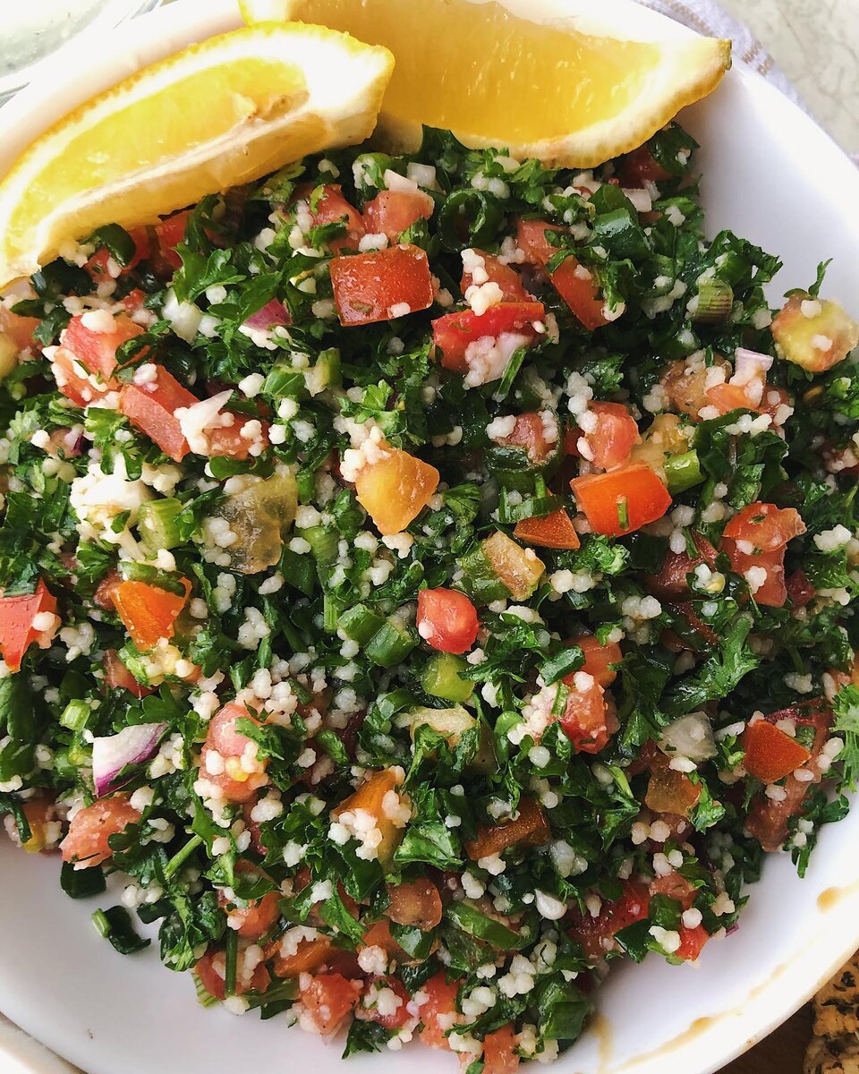 Восточный взрыв вкуса: салат Табуле с ароматом Средиземноморья!