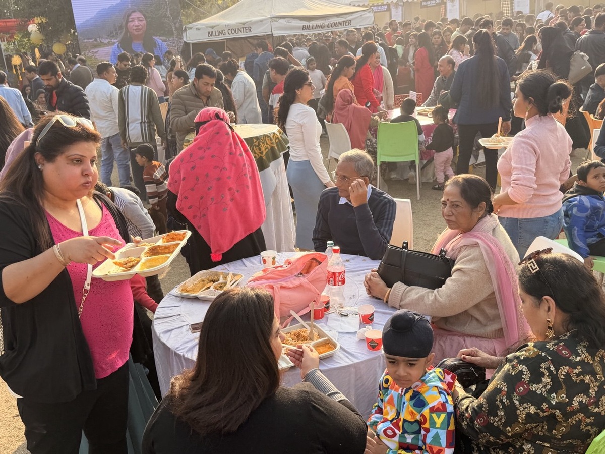 Saras Food Festival в парке Sunder Nursery по соседству с гробницей Хумаюна