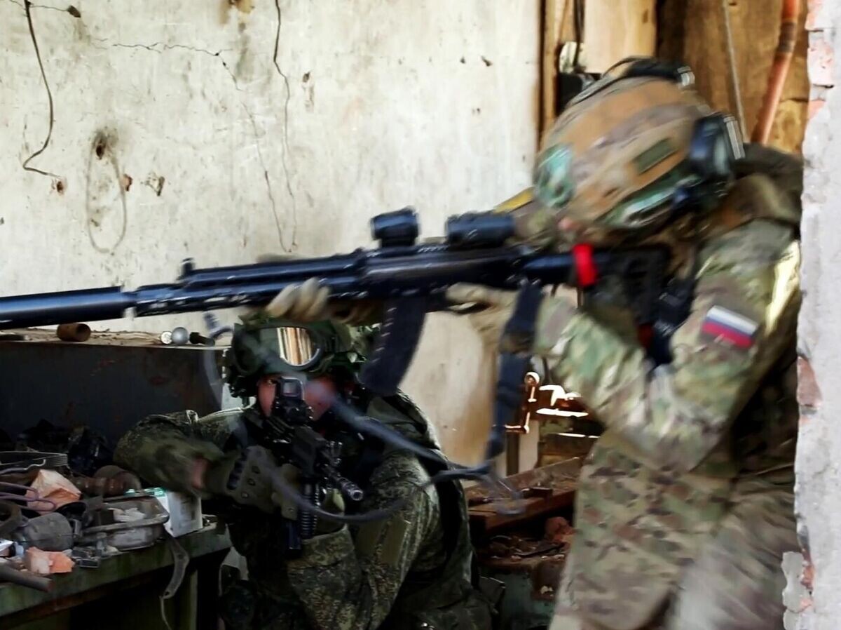    Военнослужащие ВС России и ВС КНДР при освобождении населенного пункта в Суджанском районе Курской области | © РИА Новости / Министерство обороны России