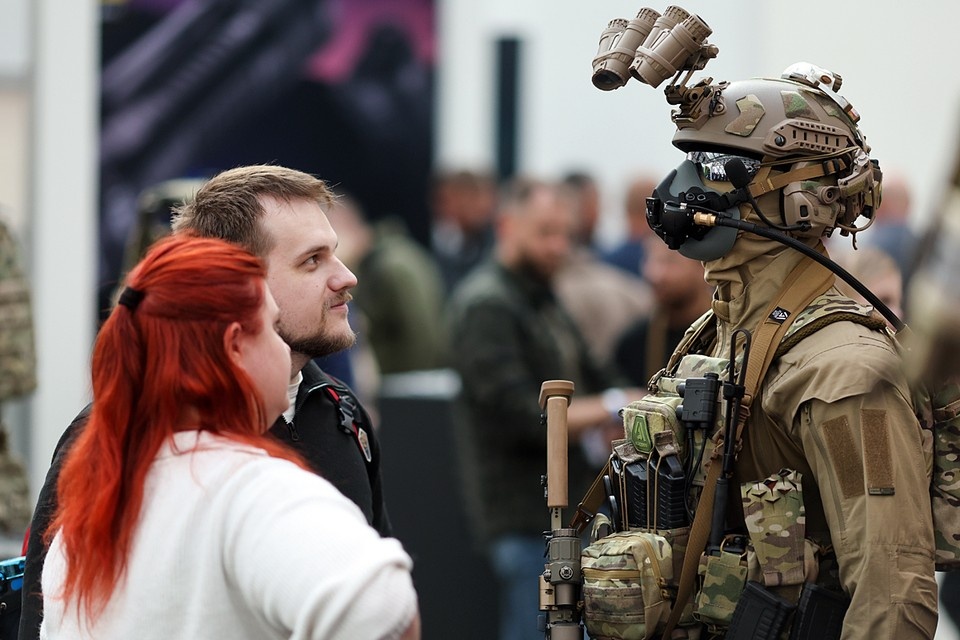    Военная амуниция на московской Международной выставке оружия и товаров для охоты "ORЁLEXPO 2025". Фото: Алексей Белкин/NEWS.ru/ТАСС