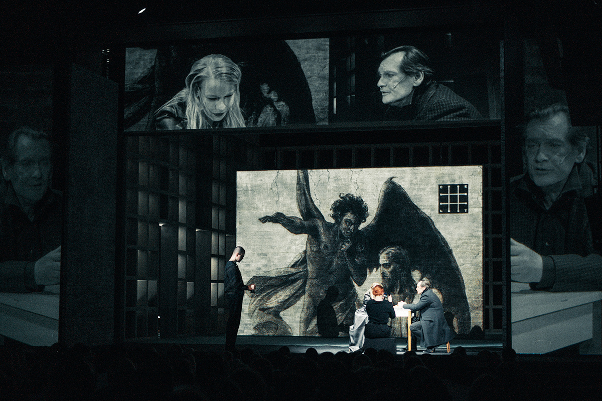 Спектакль "Бесы Достоевского" в Москве 12 января 2026 года.