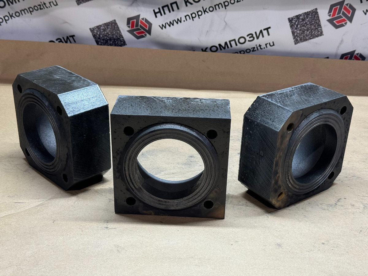 Фланцы из графита для оросительных теплообменников ©фото предоставлено компанией НПП Композит (https://nppkompozit.ru/)