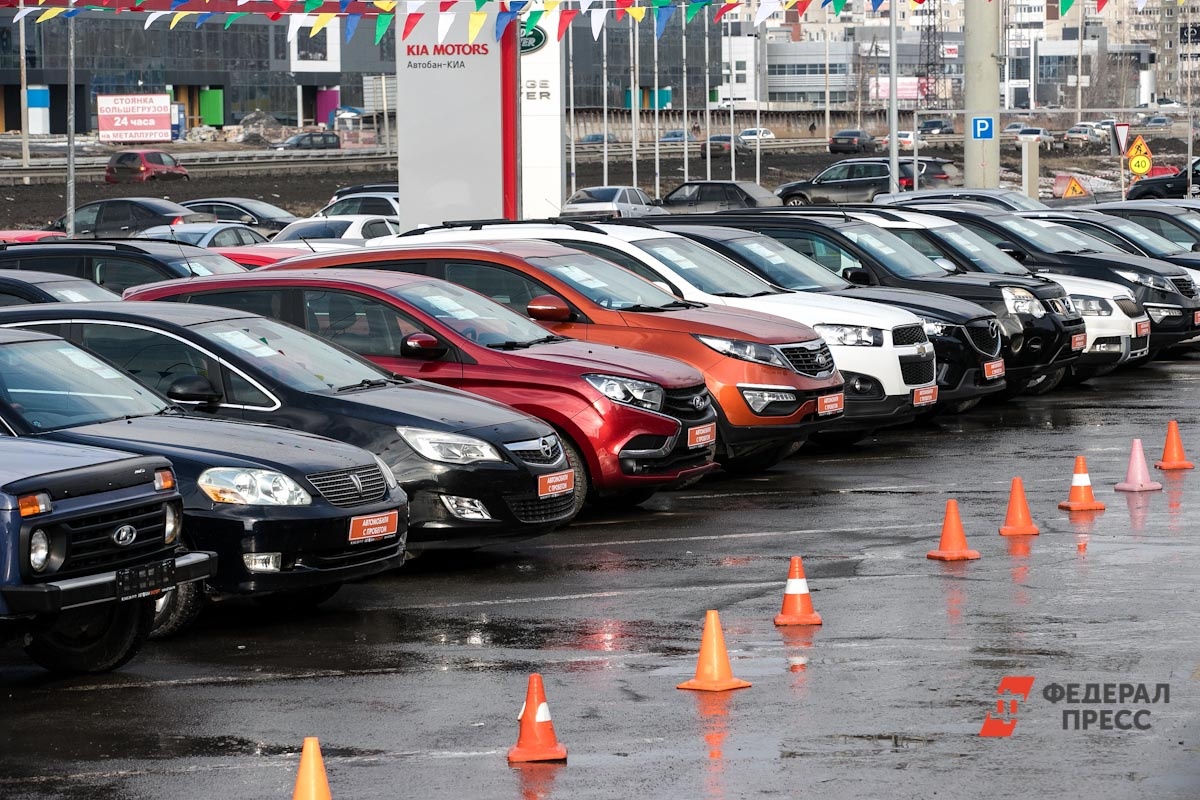 Цены на новые машины будут только расти, и россиянам останется только «докатывать» старый парк.  Фото: Фото: ФедералПресс / Евгений Поторочин