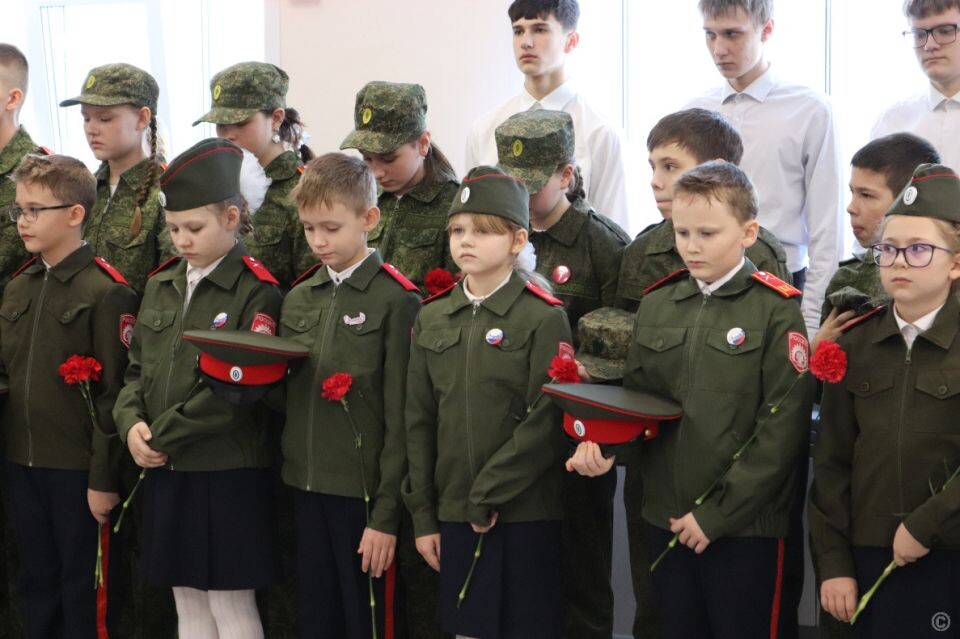    Открытие памятных досок в школе №48. Источник: Barnaul.org