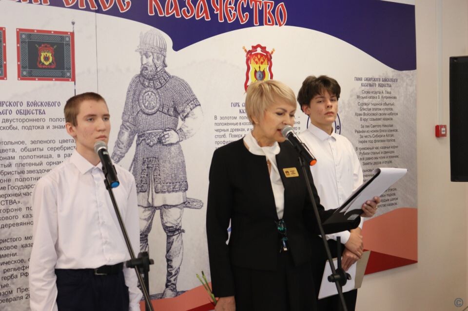    Открытие памятных досок в школе №48. Источник: Barnaul.org