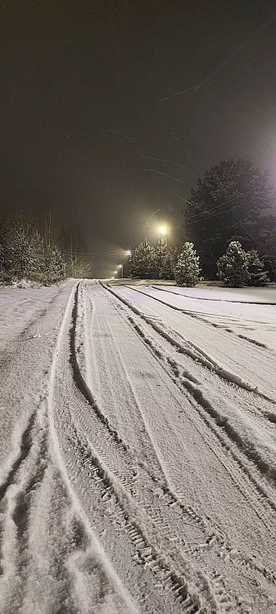 Суббота. Вечер. Наша деревенская улица.