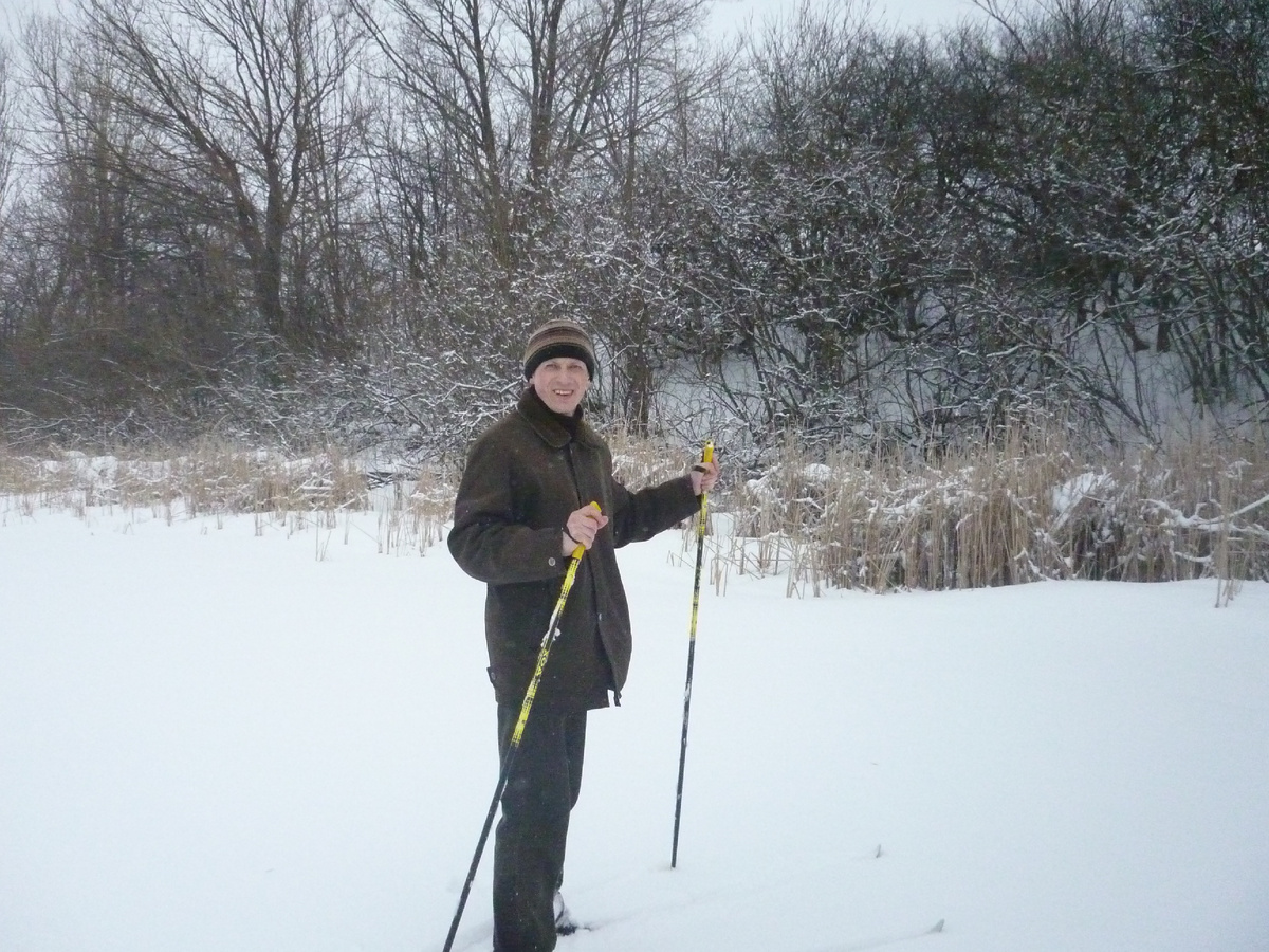 Теперь бы еще на крутой берег вылезти через эти заросли...
