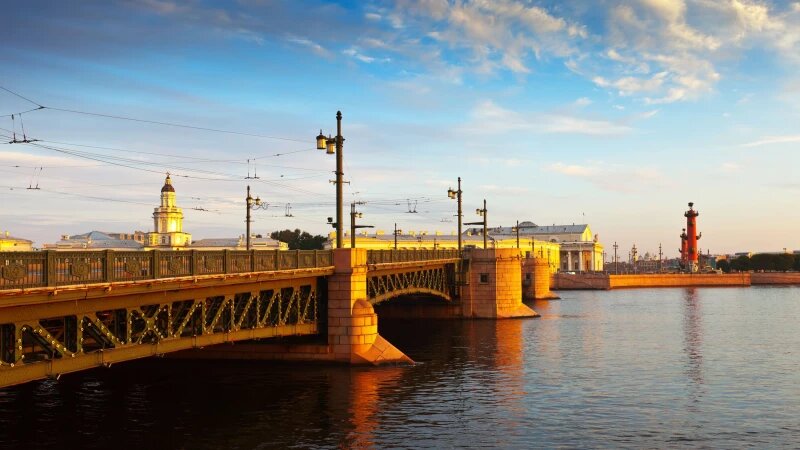     Санкт-Петербург. Фото: ru.freepik.com, автор bearfotos.