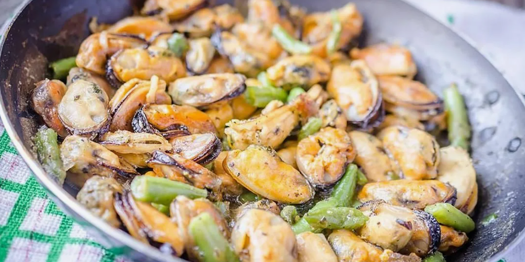 Как вкусно приготовить мидии - лучшие рецепты