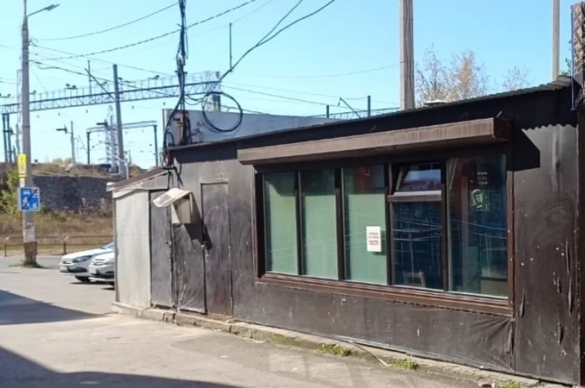    Судебные приставы заставили тольяттинца снести незаконный пункт общепита