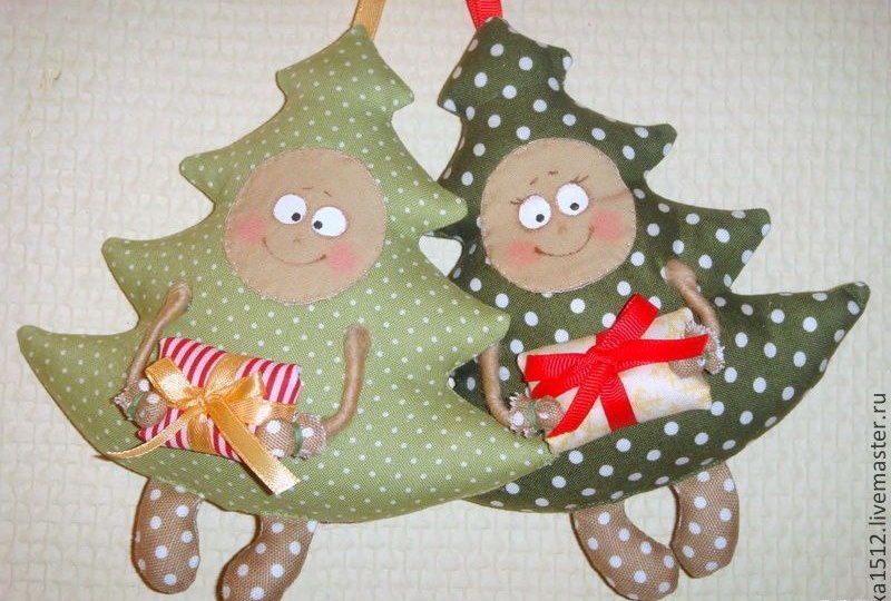 Сегодня шьём текстильные ёлочки