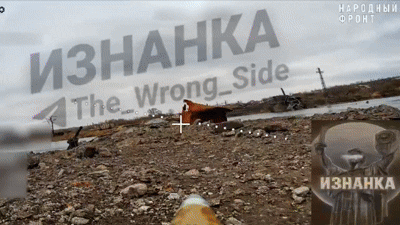    Три авиабомбы ФАБ-500 от ВКС РФ снял дрон-камикадзе "ждун" - они "прилетели" в переправу через реку Оскол. Видео: "Изнанка"