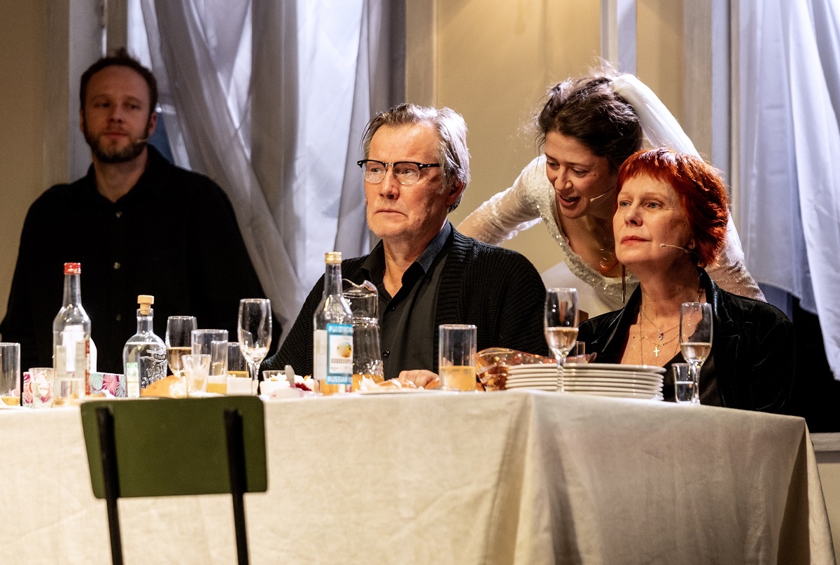 Спектакль «Дядя». Как бы по Чехову? Сон в двух действиях. МТЮЗ. Фото из Сети.
