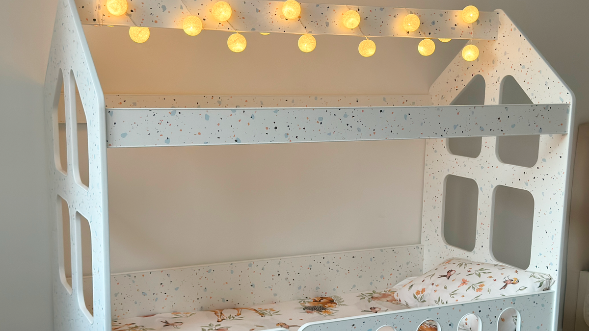 Детская кроватка "Домик-5" в цвете конфетти