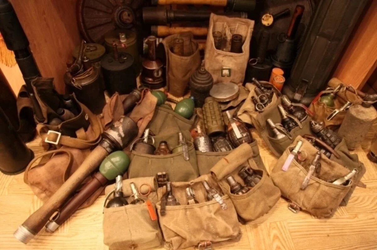    От пулемётов до подков и скальпелей.