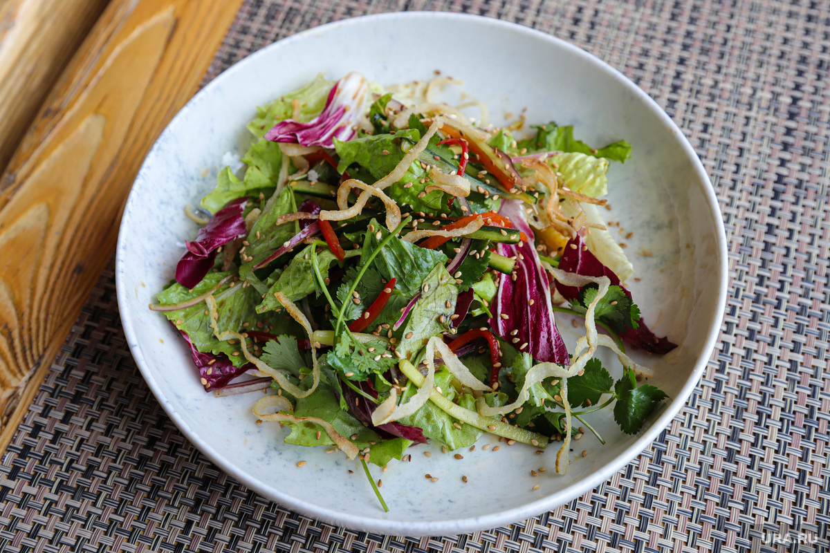 В состав завтра нужно обязательно включать белки, полезные жиры, клетчатку и сложные углеводы. Фото: Размик Закарян © URA.RU
