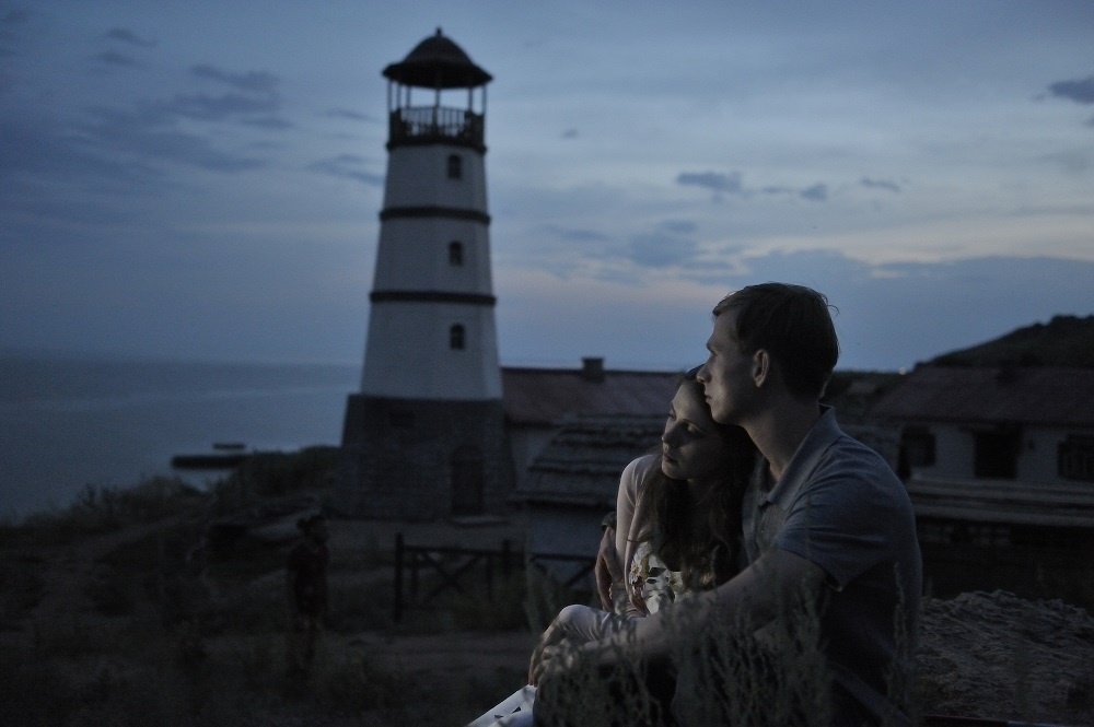 Сериал "Долгий свет маяка" (2019)