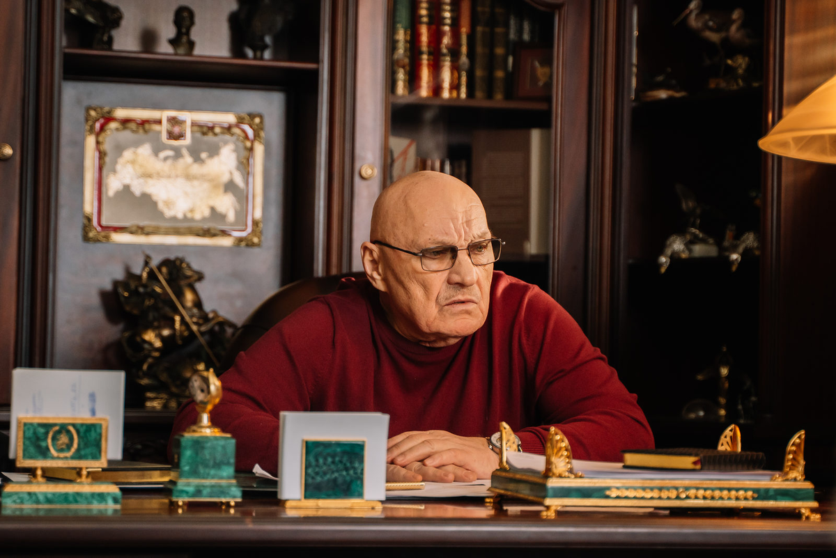 Сериал "Омут" (2025)